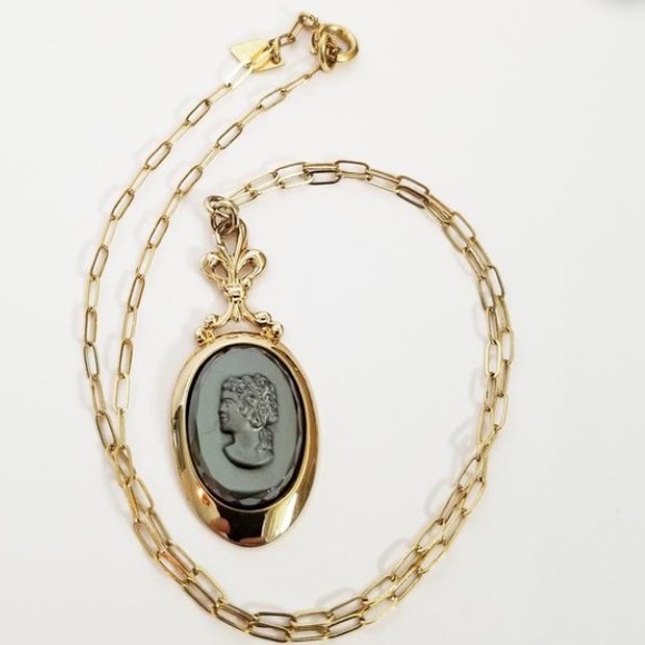 Vintage Jewelry - ▪️3/$30 Sarah Coventry vintage cameo necklace⚜️
